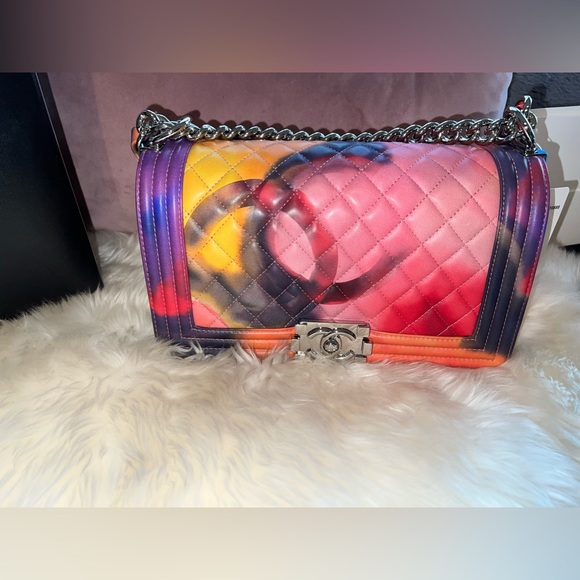 CHANEL flap boy bag in Ecru multi colored lambskin. Price is NON-NEGOTIABLE!! - Picture 3 of 17
